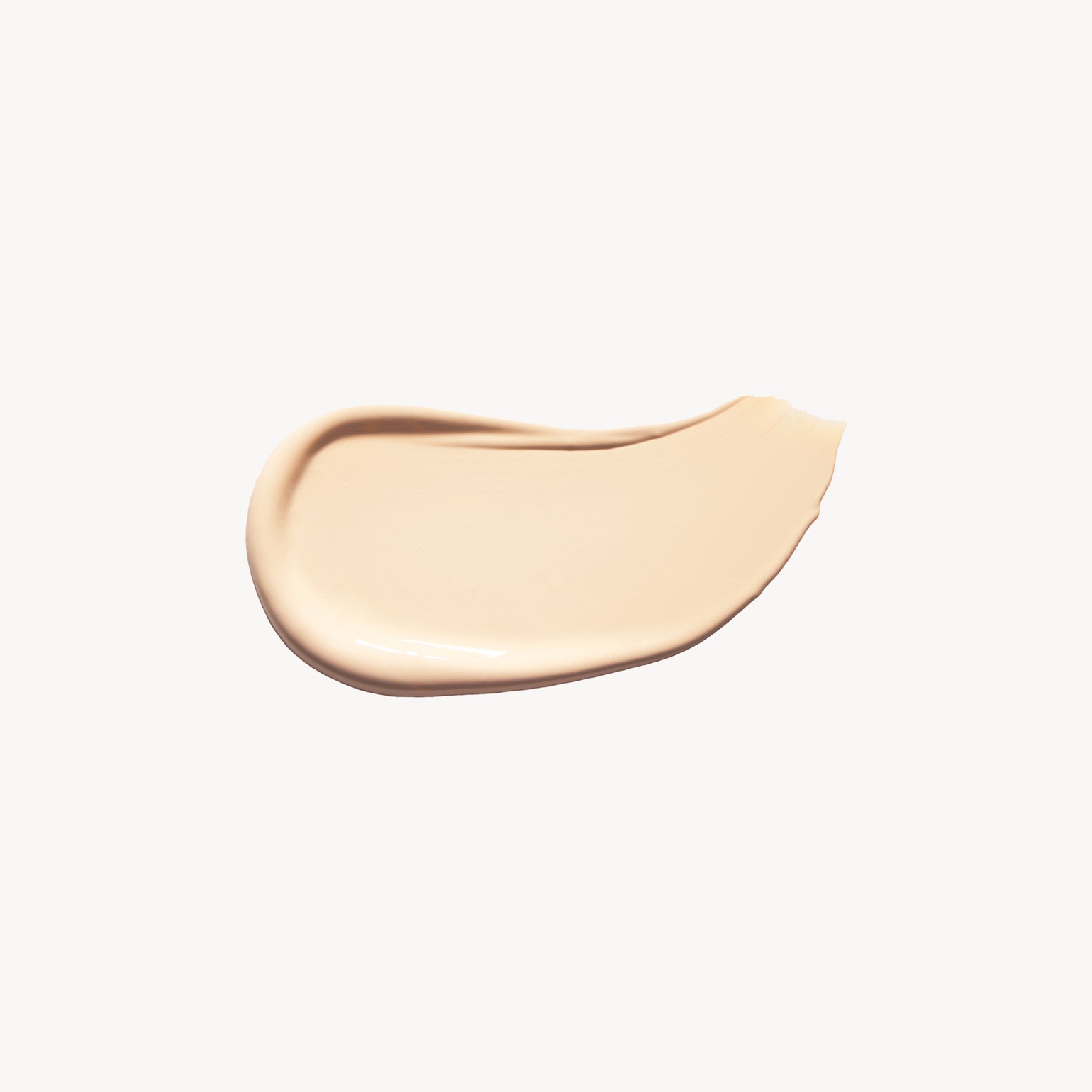 Swatch du Revitalize Hydra Concealer de RMS Beauty, couleur N01, une teinte claire à sous-ton neutre. Idéal pour un teint frais et unifié.
