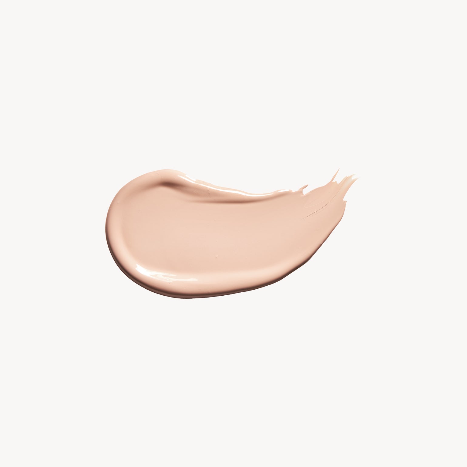 Swatch du Revitalize Hydra Concealer de RMS Beauty, couleur CN010, une teinte claire à sous-ton neutre. Idéal pour un teint frais et unifié.