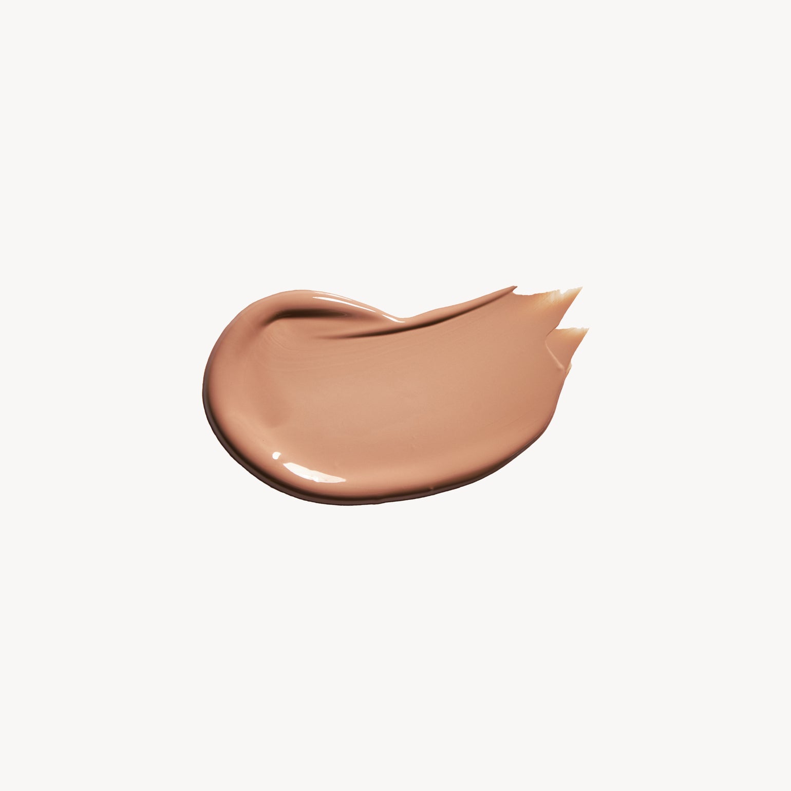 Swatch du Revitalize Hydra Concealer de RMS Beauty, couleur CN018, une teinte claire à sous-ton neutre. Idéal pour un teint frais et unifié.