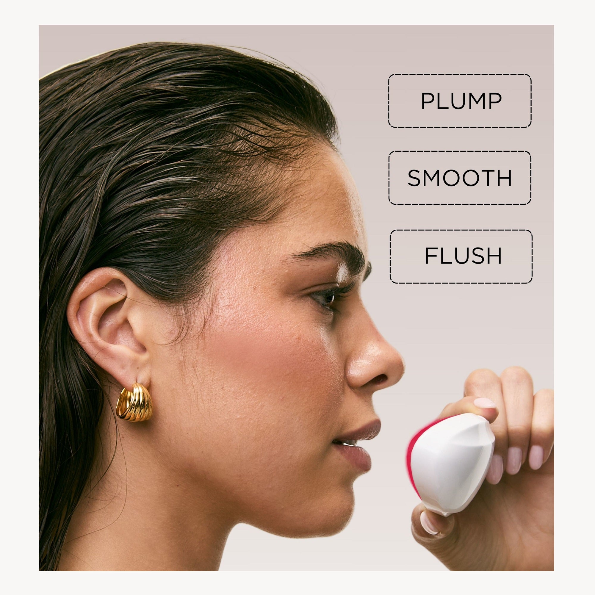 Le LED lip volume pro solaris lab NY repuple, adoucit et colore les lèvres.