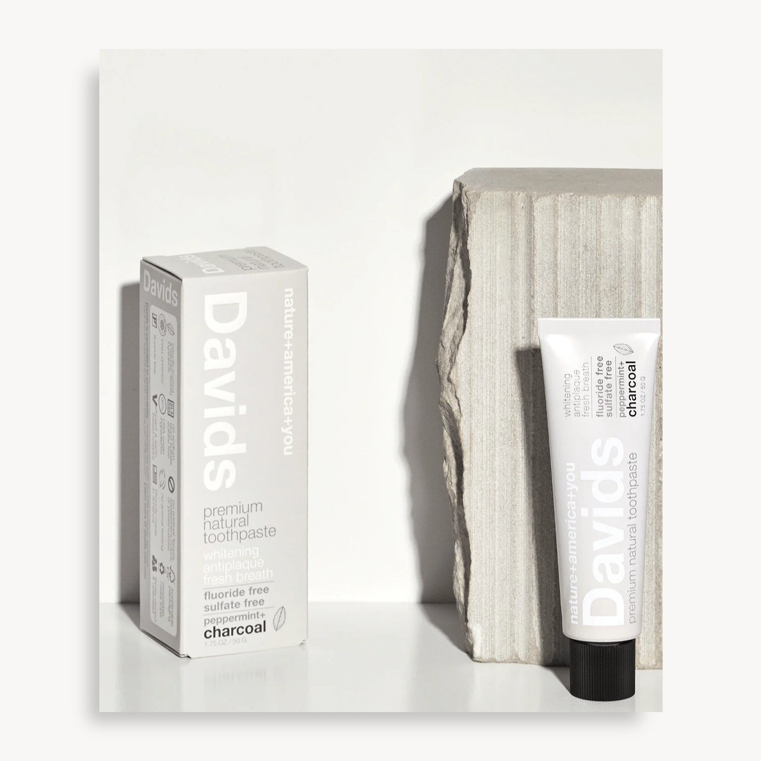 Dentifrice Naturel Premium - Menthe Poivrée + Charbon - Davids - 50g