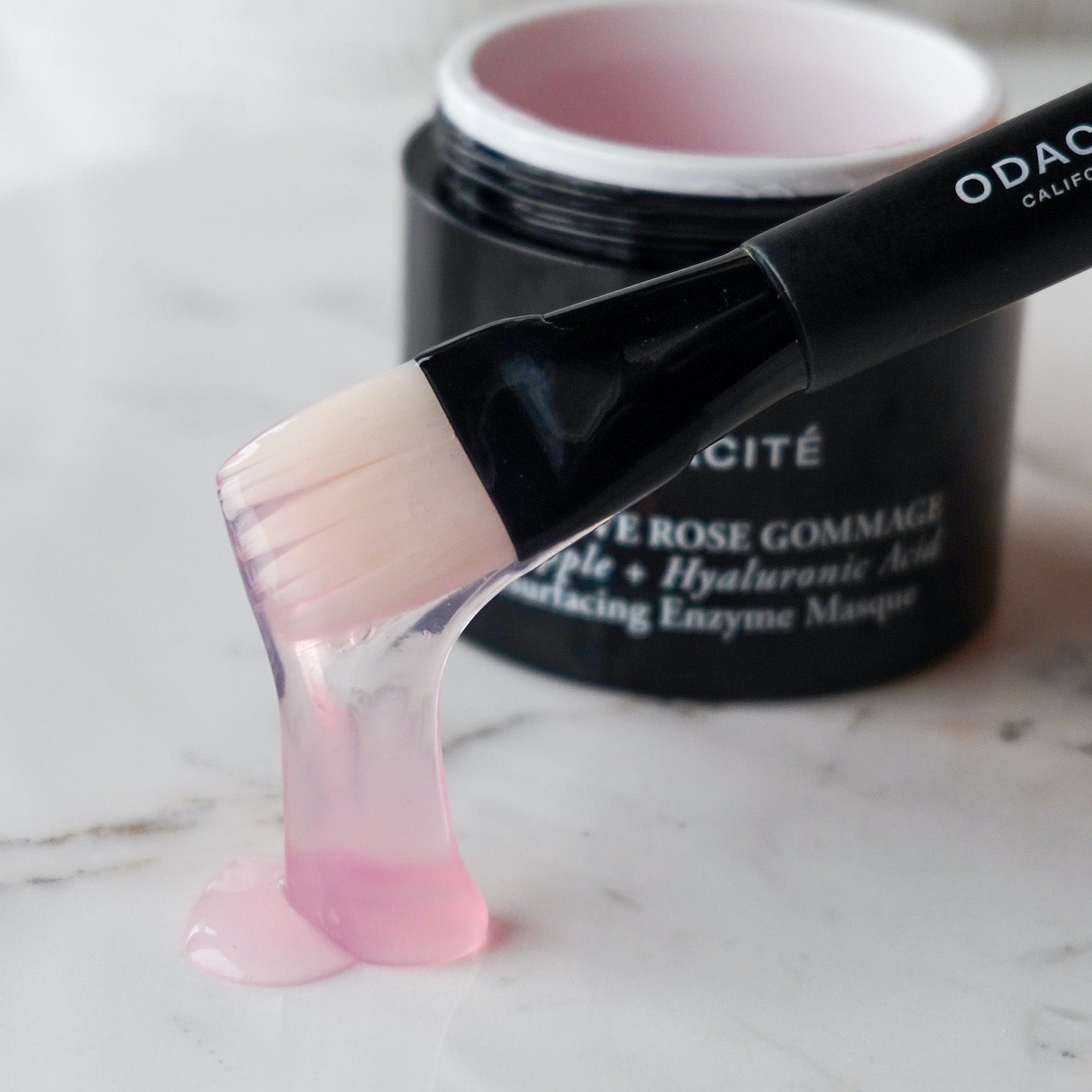 Gommage Bioactif à la Rose - Ananas + Acide Hyaluronique - Odacité