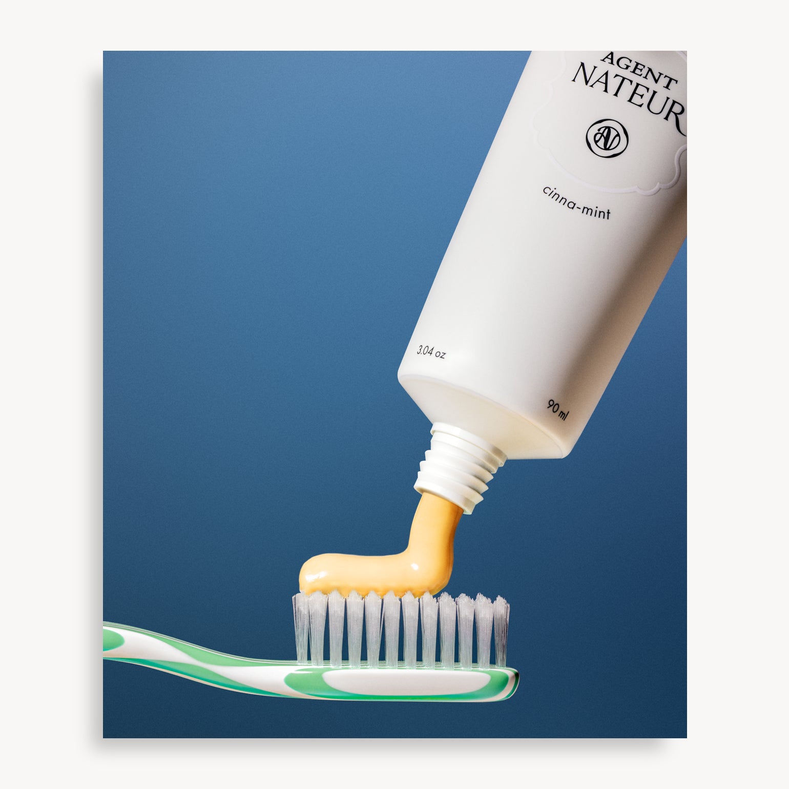 Holi (pearly) whites probiotic whitening toothpaste - Agent Nateur